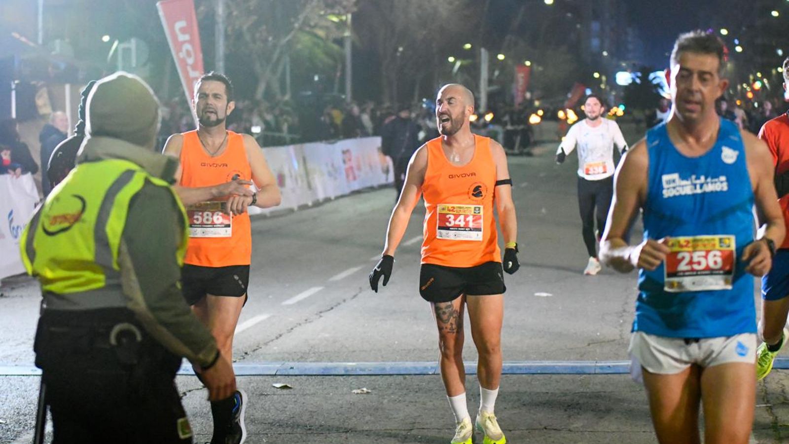 En imágenes: búscate en tu llegada a meta de la Carrera de San Antón 2025 (2)