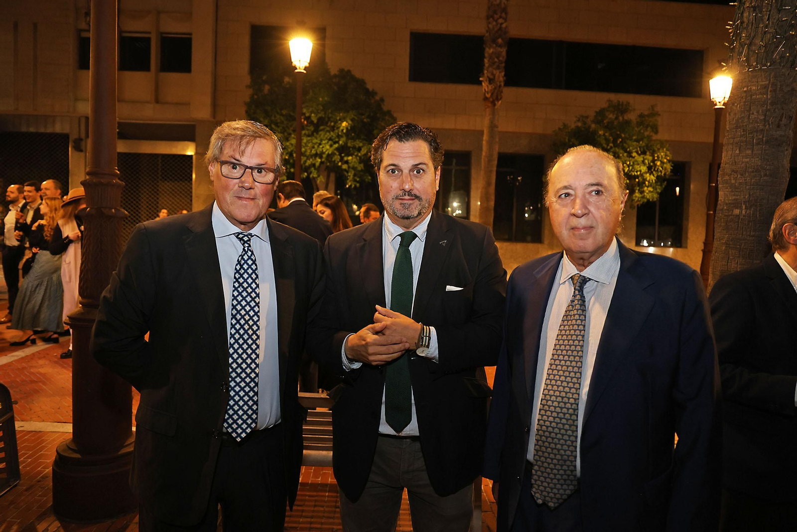 Imágenes de los invitados a la gala de los  37 premios Onubenses del Año