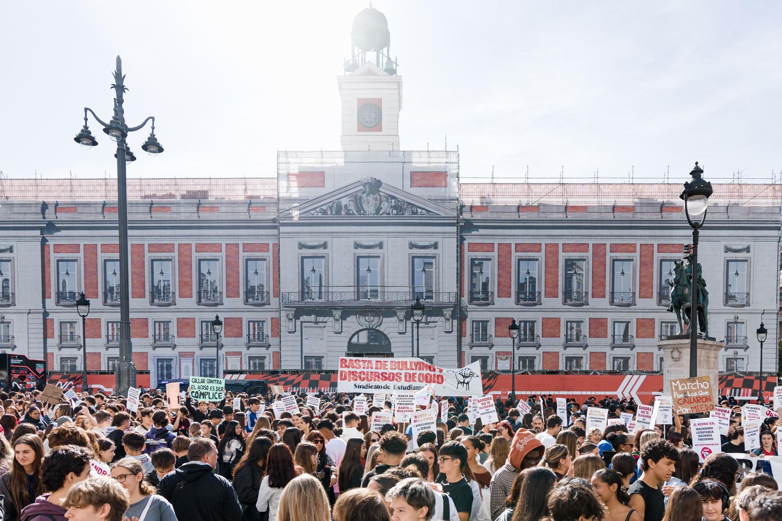 Las manifestaciones estudiantiles alzan su voz contra el 'bullying' a lo largo y ancho de España