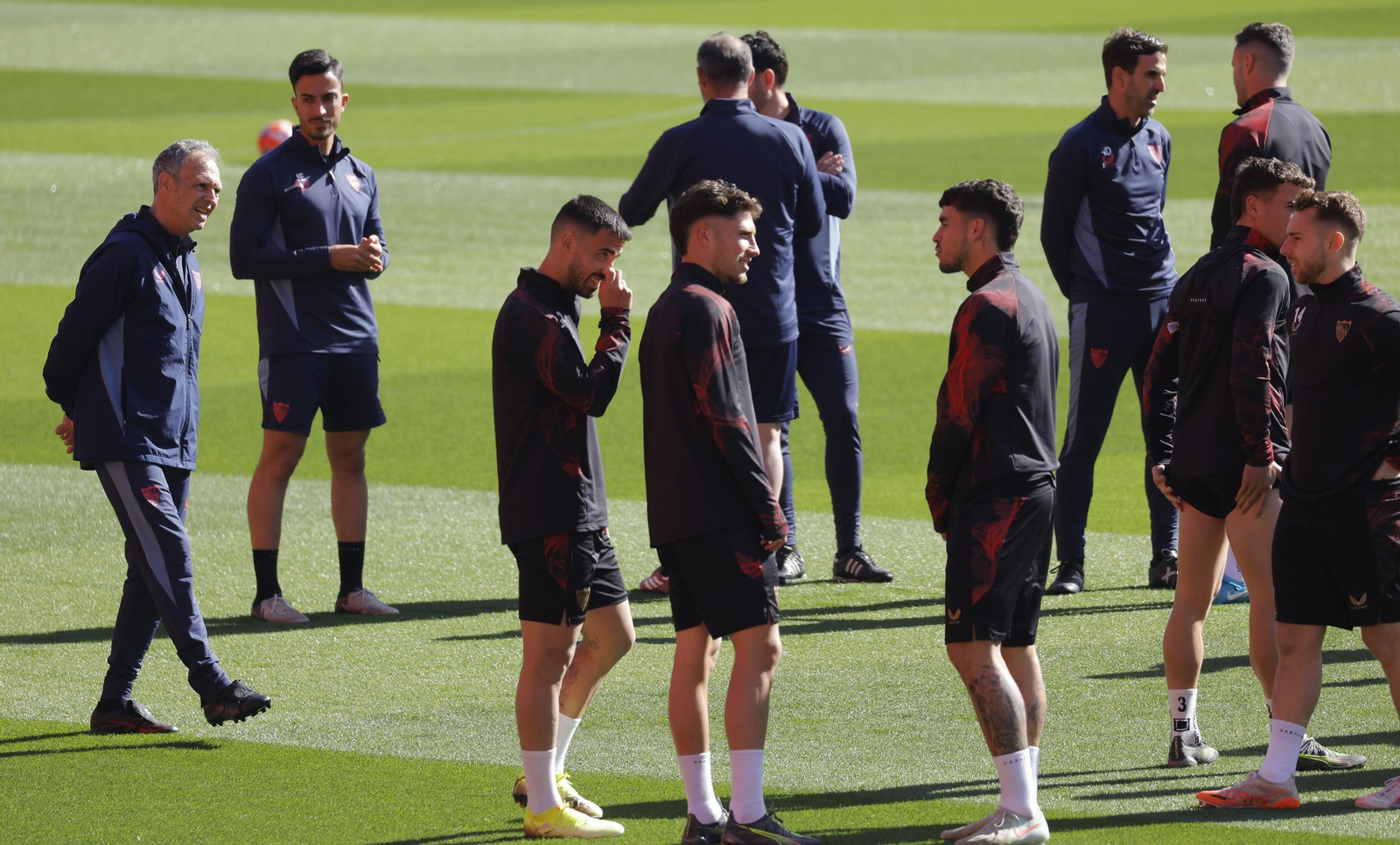 Las fotos de Caparrós en el entrenamiento en el Ramón Sánchez-Pizjuán