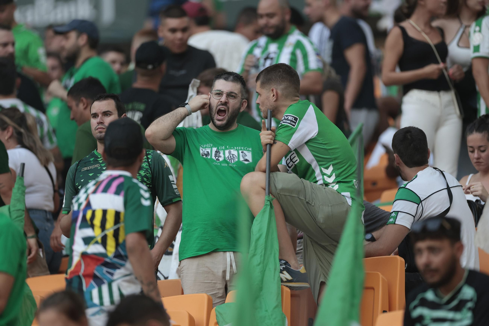 Búscate en las fotos del Betis - Alavés