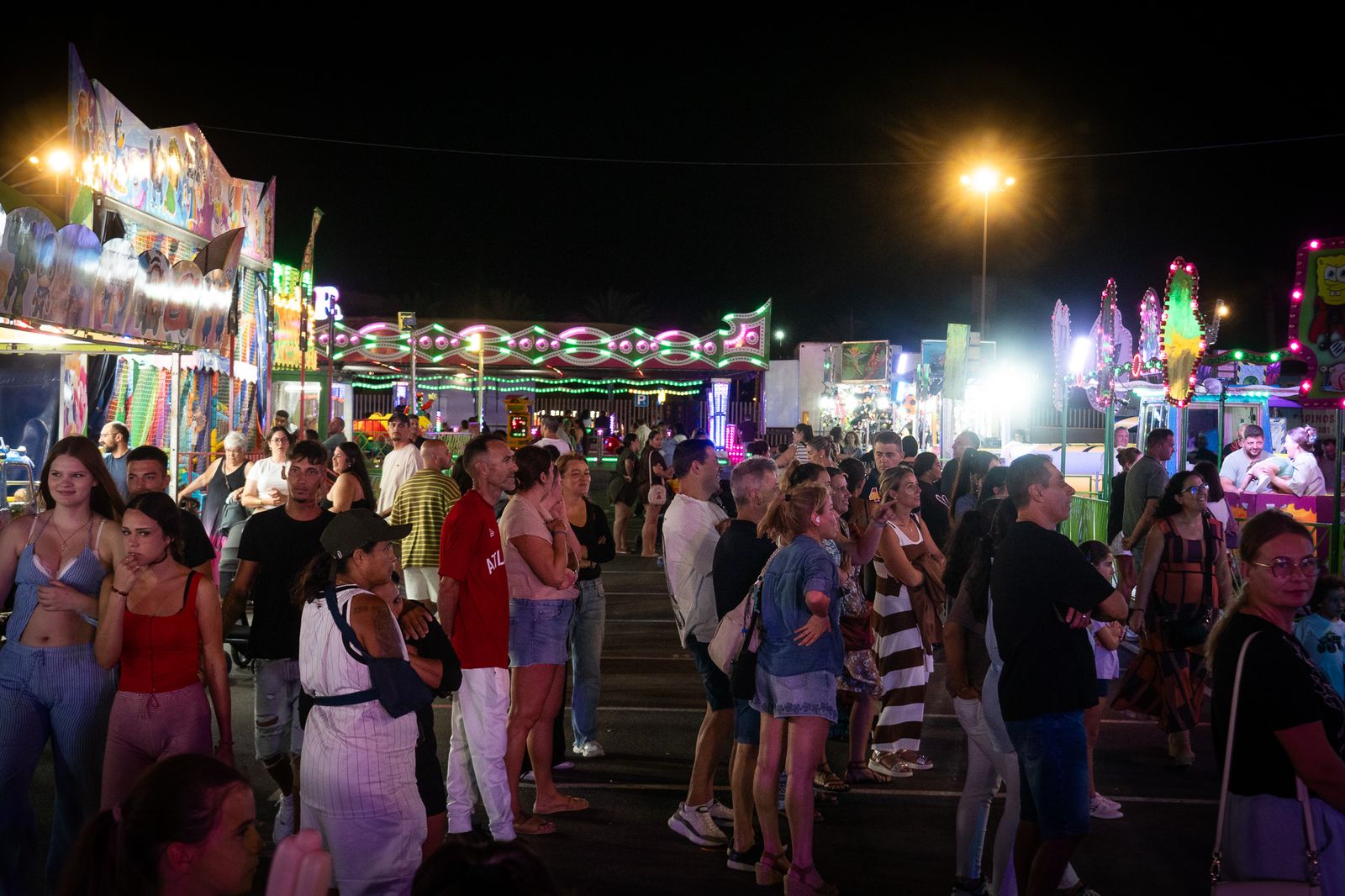 Roquetas vibra con el inicio de sus fiestas patronales en honor a la Virgen del Rosario, en imágenes