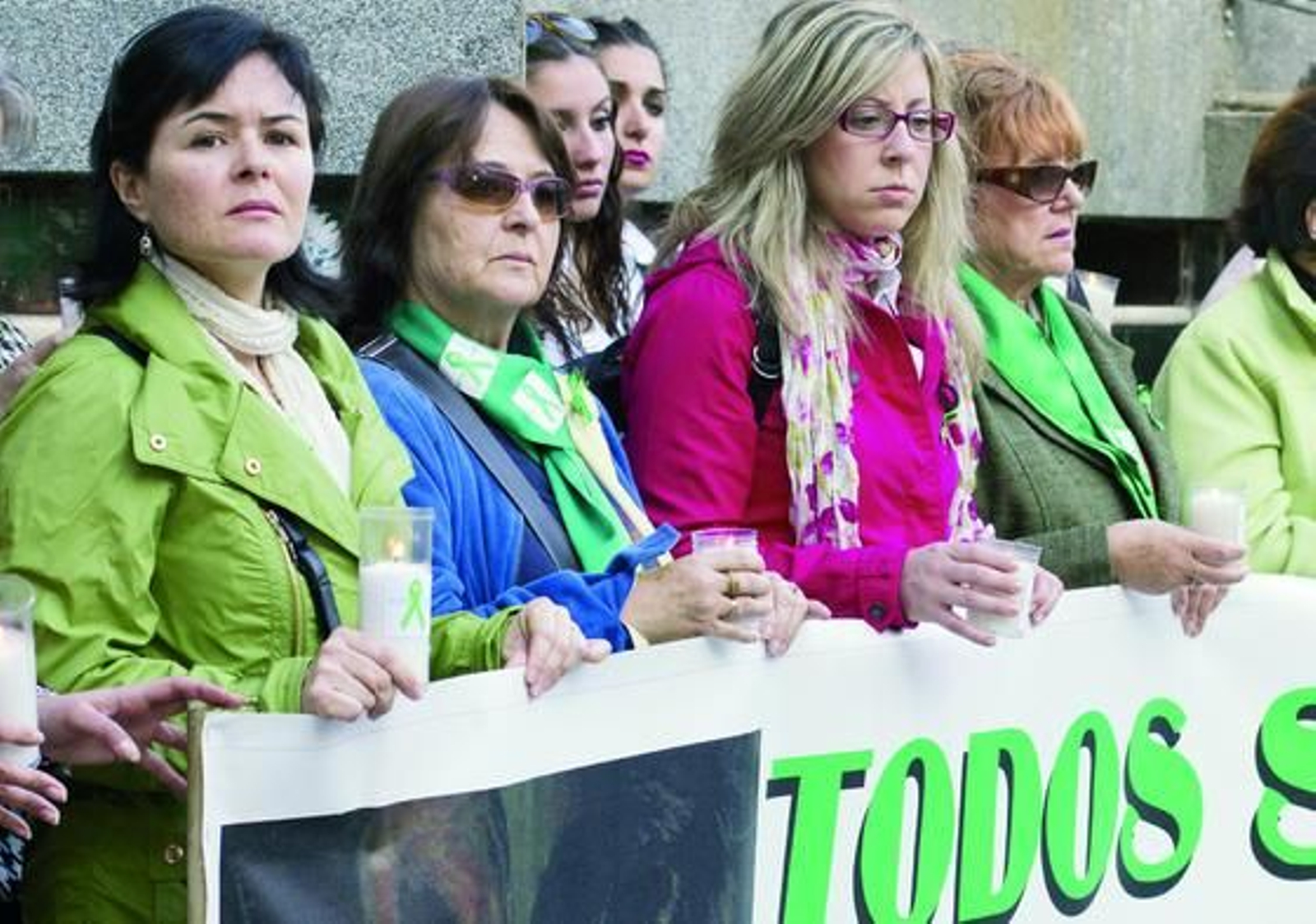 Ruth Ortiz encabeza una manifestación.