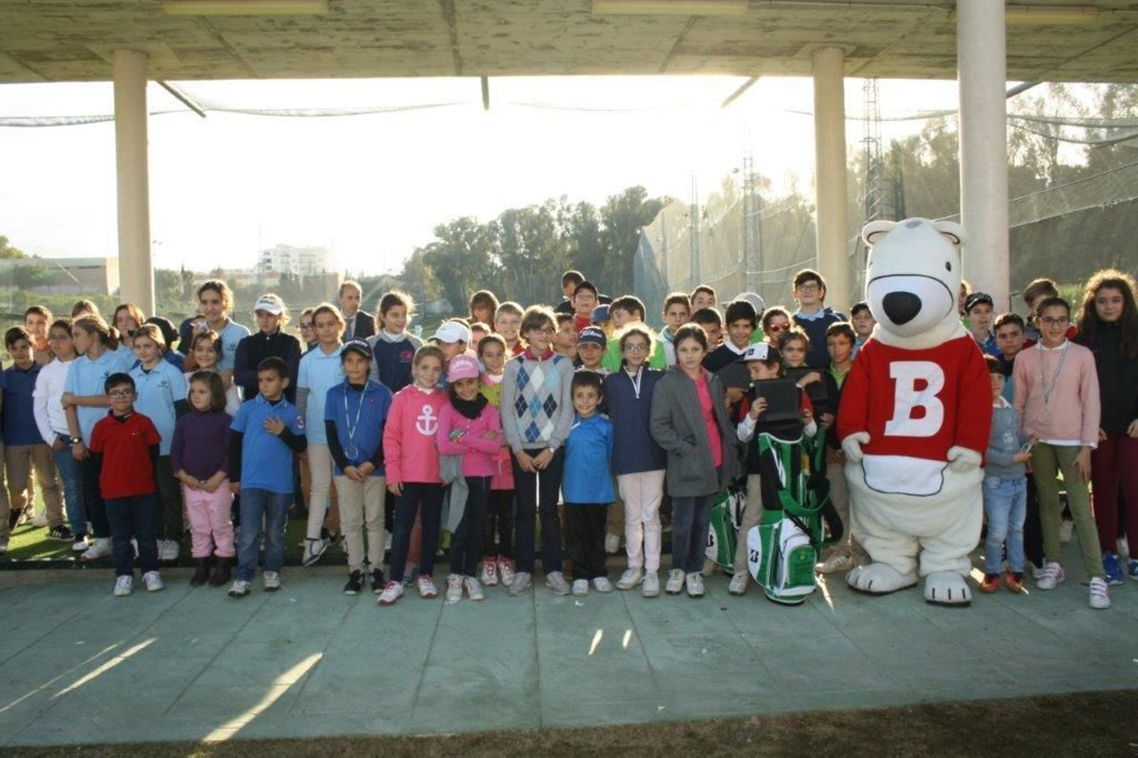 Todos los premiados en la final del Pequecircuito, ayer.