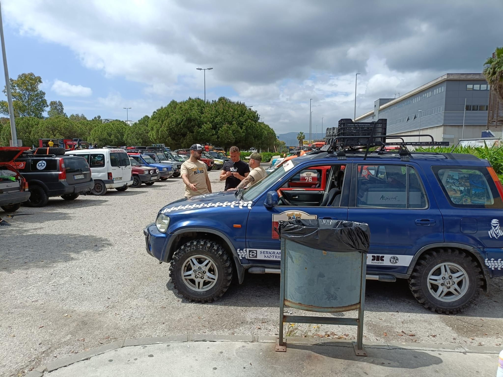 Palmones acoge la salida del Chatarras Raid 2025 rumbo a Marruecos