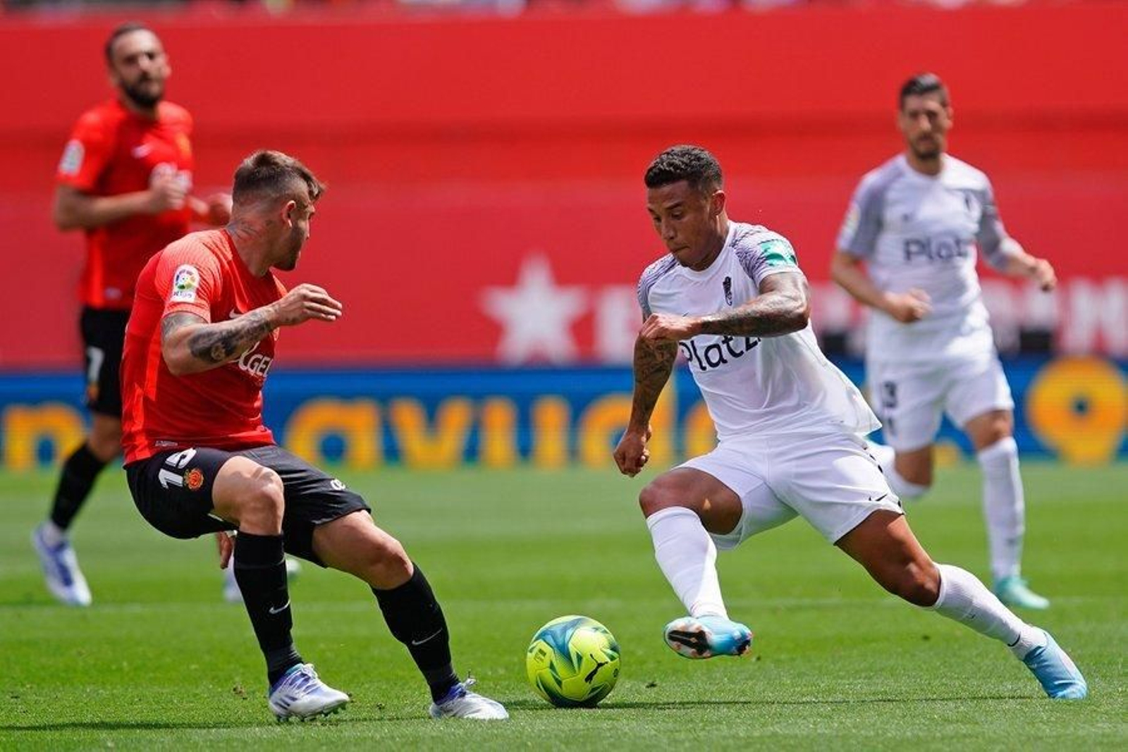 Darwin Machís disputó sus últimos minutos como rojiblanco ante el Mallorca.