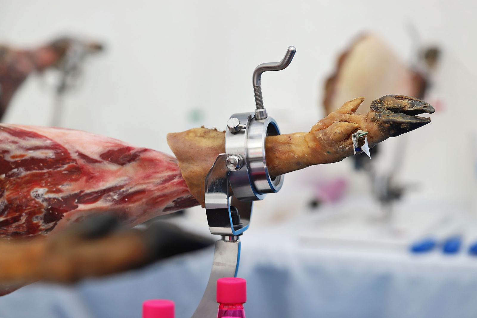 El cortador sanjuanero que ya hizo historia con 256 kilos de jamón vuelve a por otro récord mundial que ya intentó