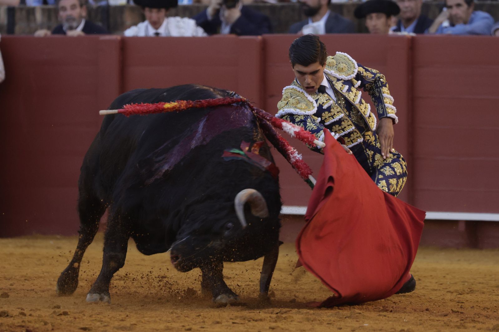 Las Imágenes de la cuarta corrida de abono en la Maestranza de Sevilla