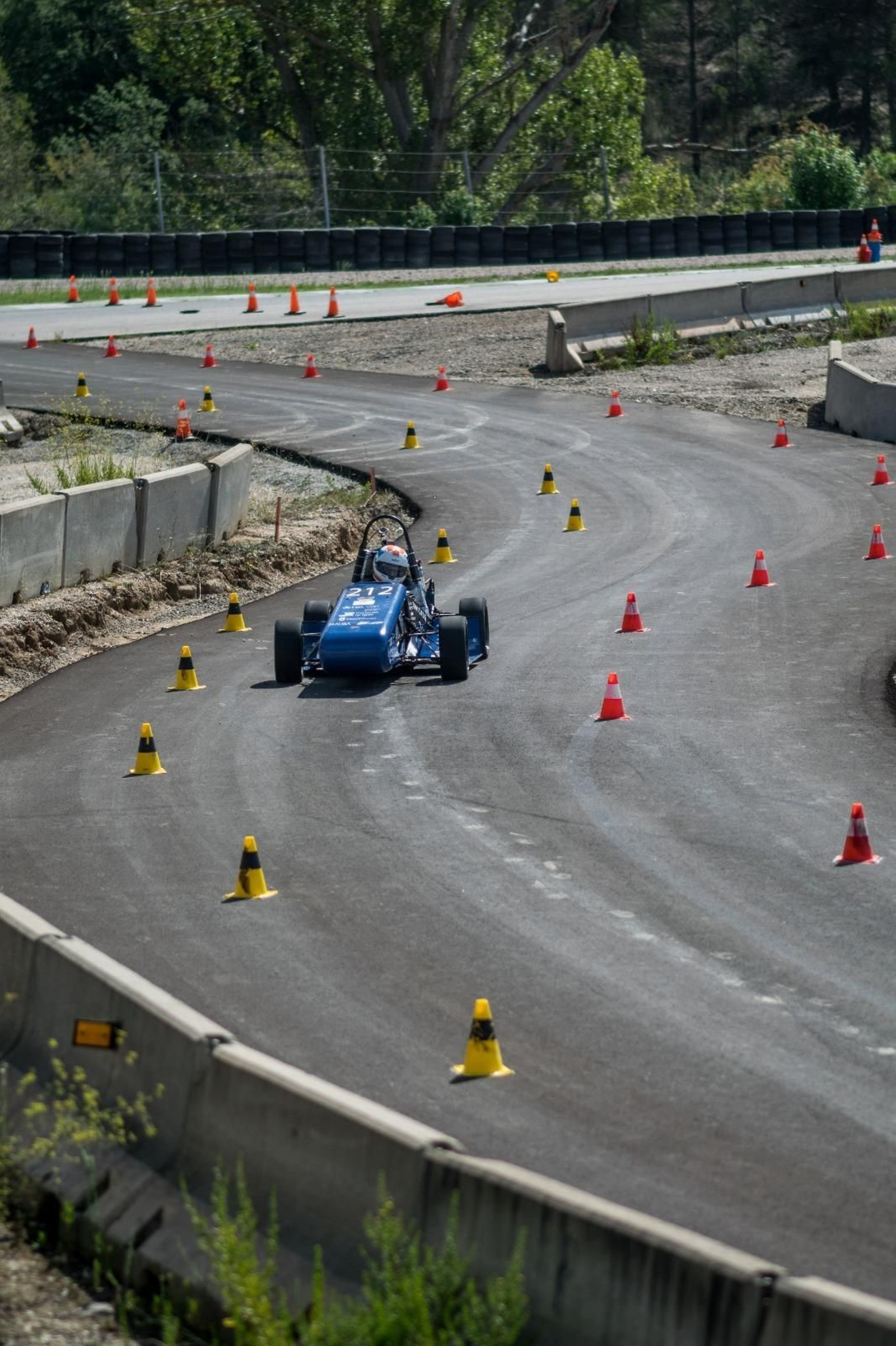 Fórmula Gades, equipo de la UCa, cierra la temporada en Alemania y Barcelona