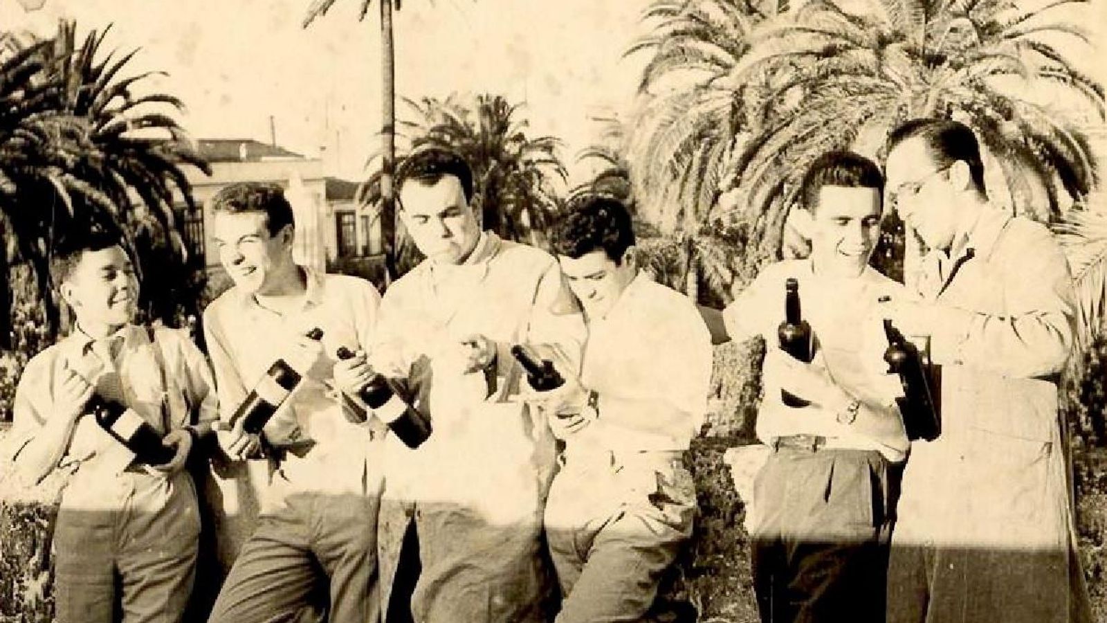 Artistas de Dibujos Mamelón: Sebastián Moya, Juan Montes Pina, Rafael Virués de Segovia, Antonio Bravo Morales, Pepe Franco y Manuel Valle.