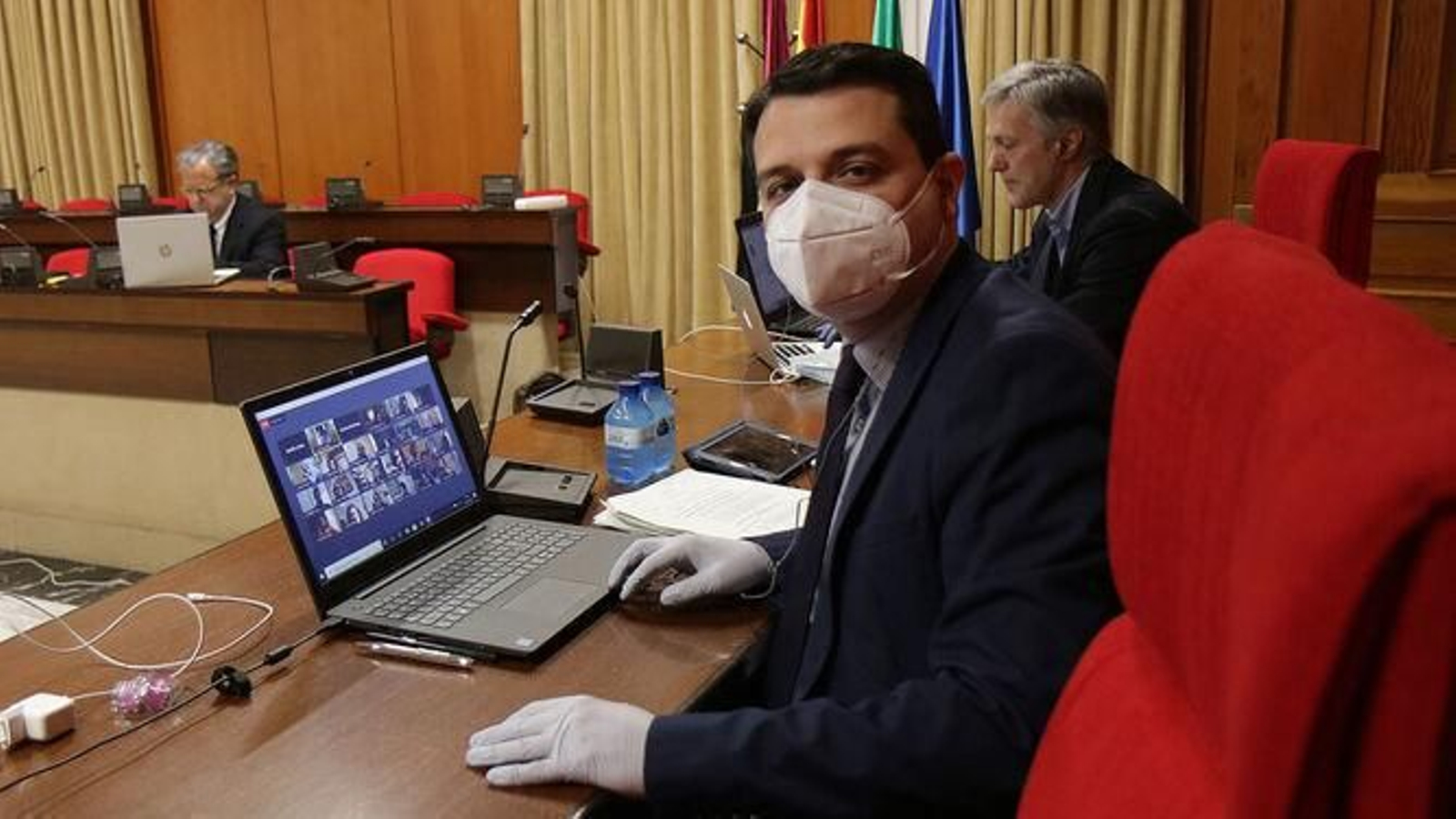 Bellido durante un Pleno con la FFP2.