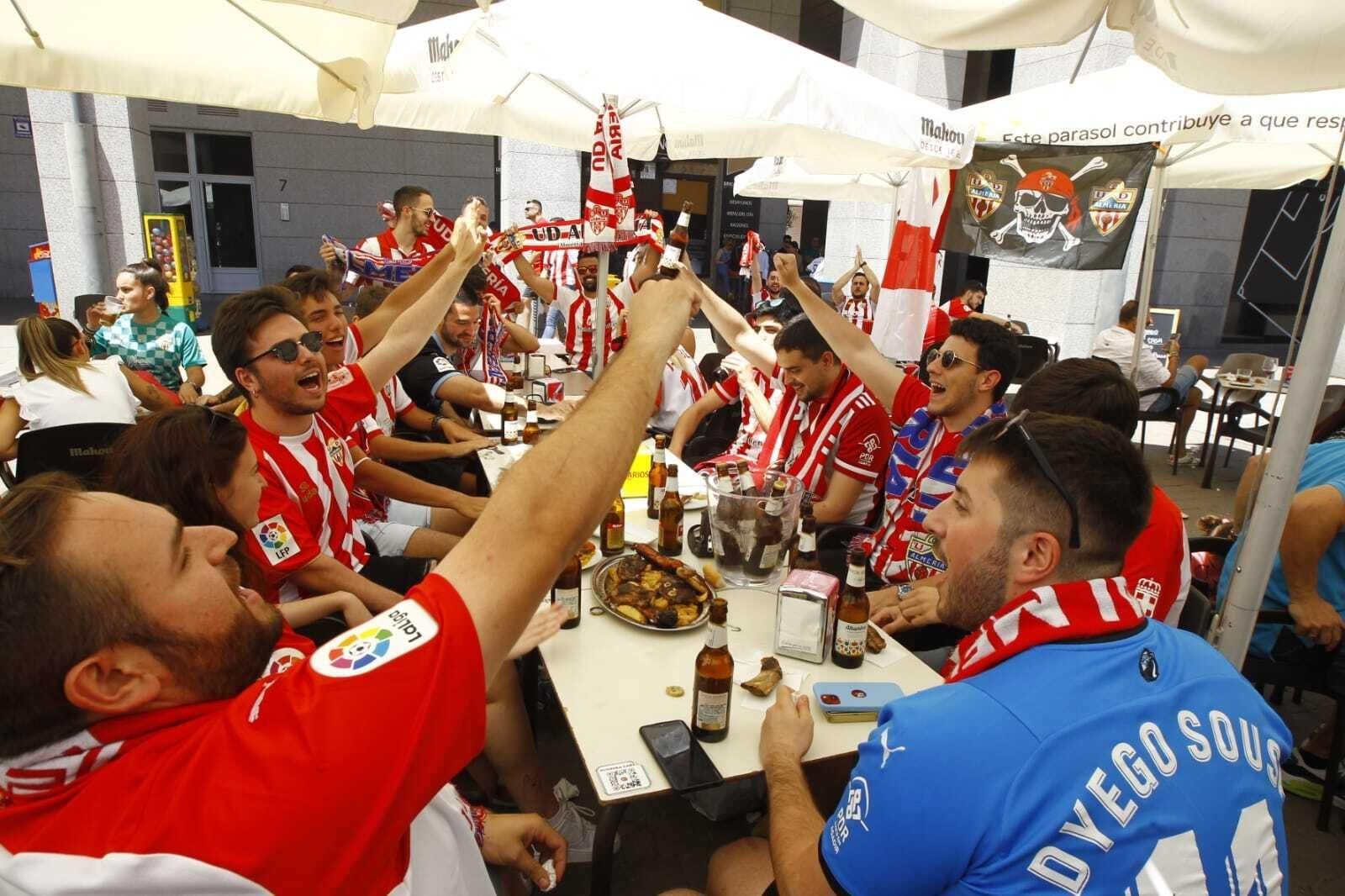 Imágenes de la afición del Almería en Leganés