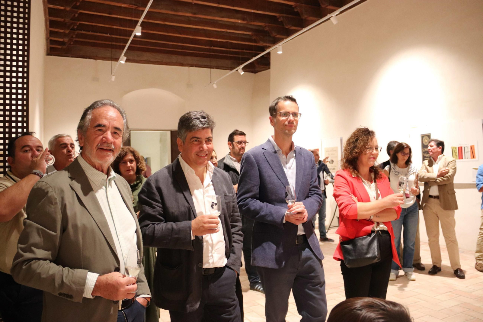 Las imágenes de la exposición de los vinos 'Con nombre de mujer' de Montilla Las imágenes de la exposición de los vinos 'Con nombre de mujer' de Montilla