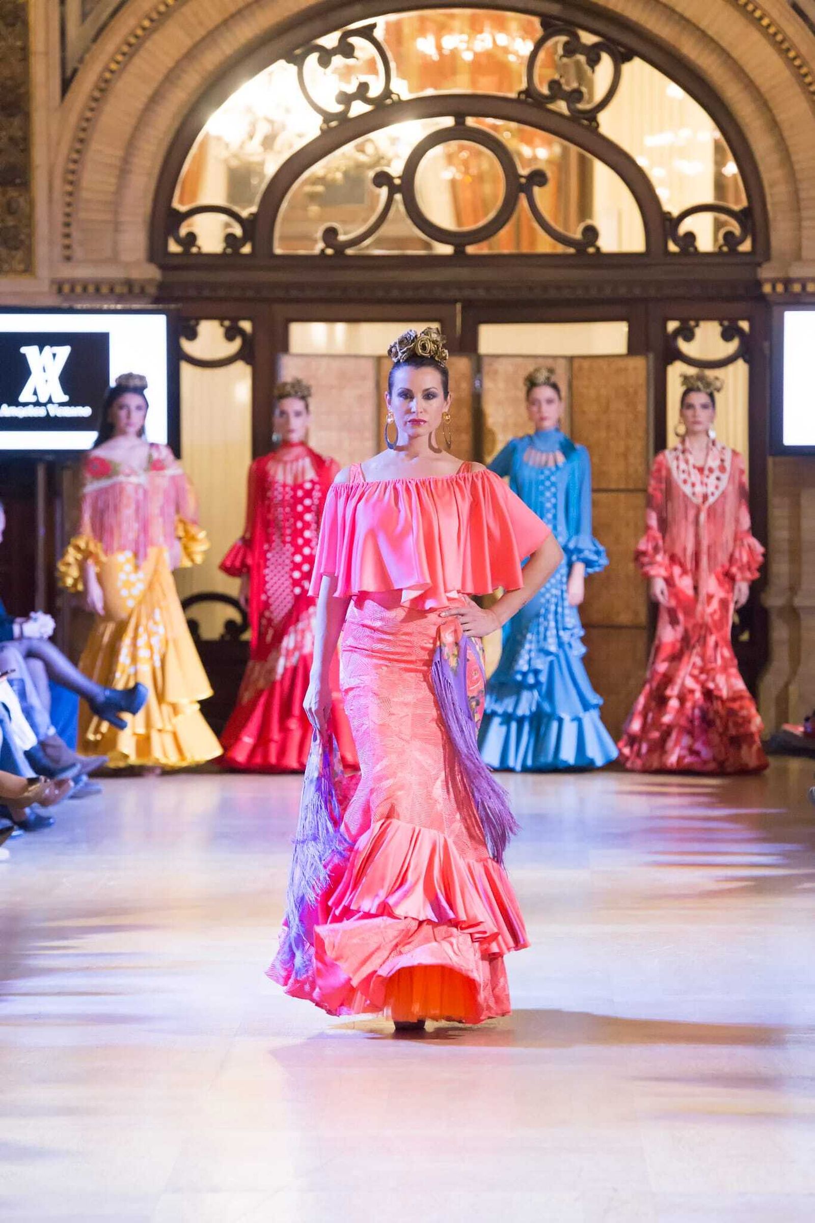 Así fue el desfile benéfico de la Hermandad del Rocío Macarena