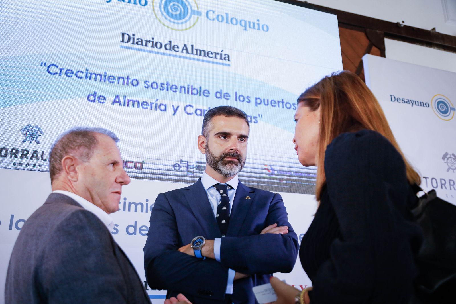 Imágenes del desayuno informativo