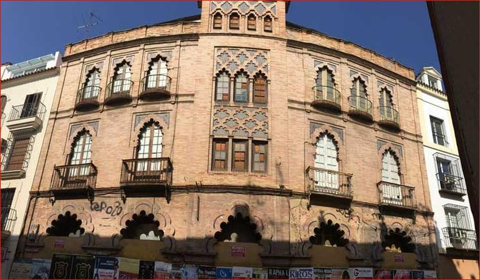 3. Salón Variedades Lido, construido en 1907.