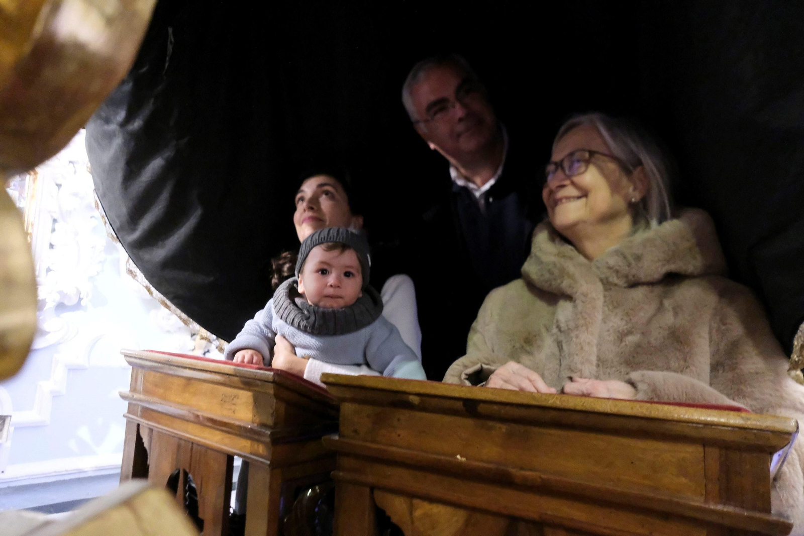 La presentación de los niños a la Virgen de los Dolores de Córdoba, en imágenes
