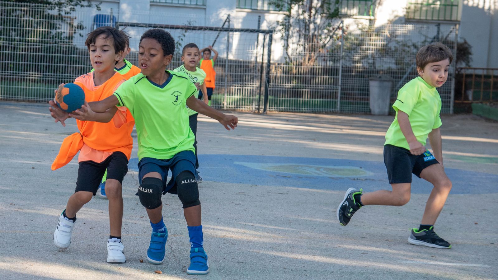 La fotos de los Juegos Municipales de Balonmano en el colegio Los Pinos