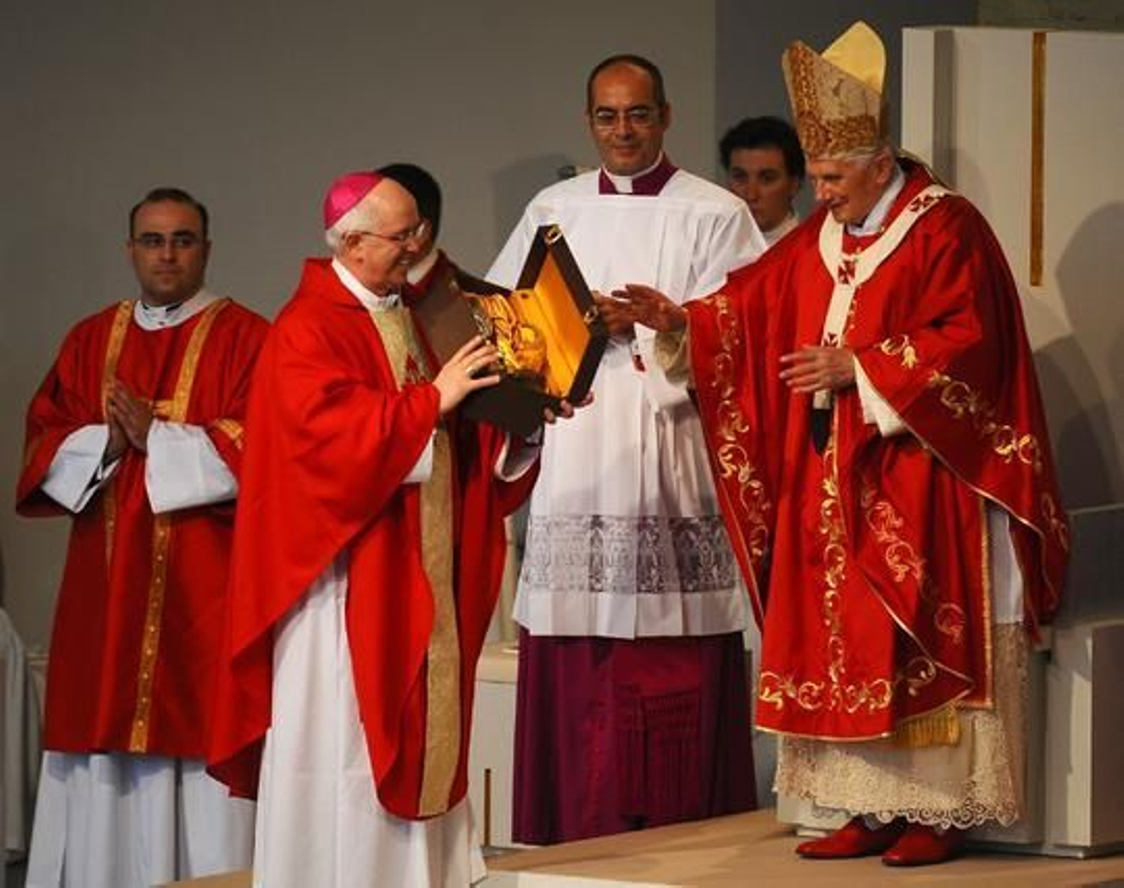 Ratzinger visita Santiago en su segunda visita a España como Pontífice. / AFP