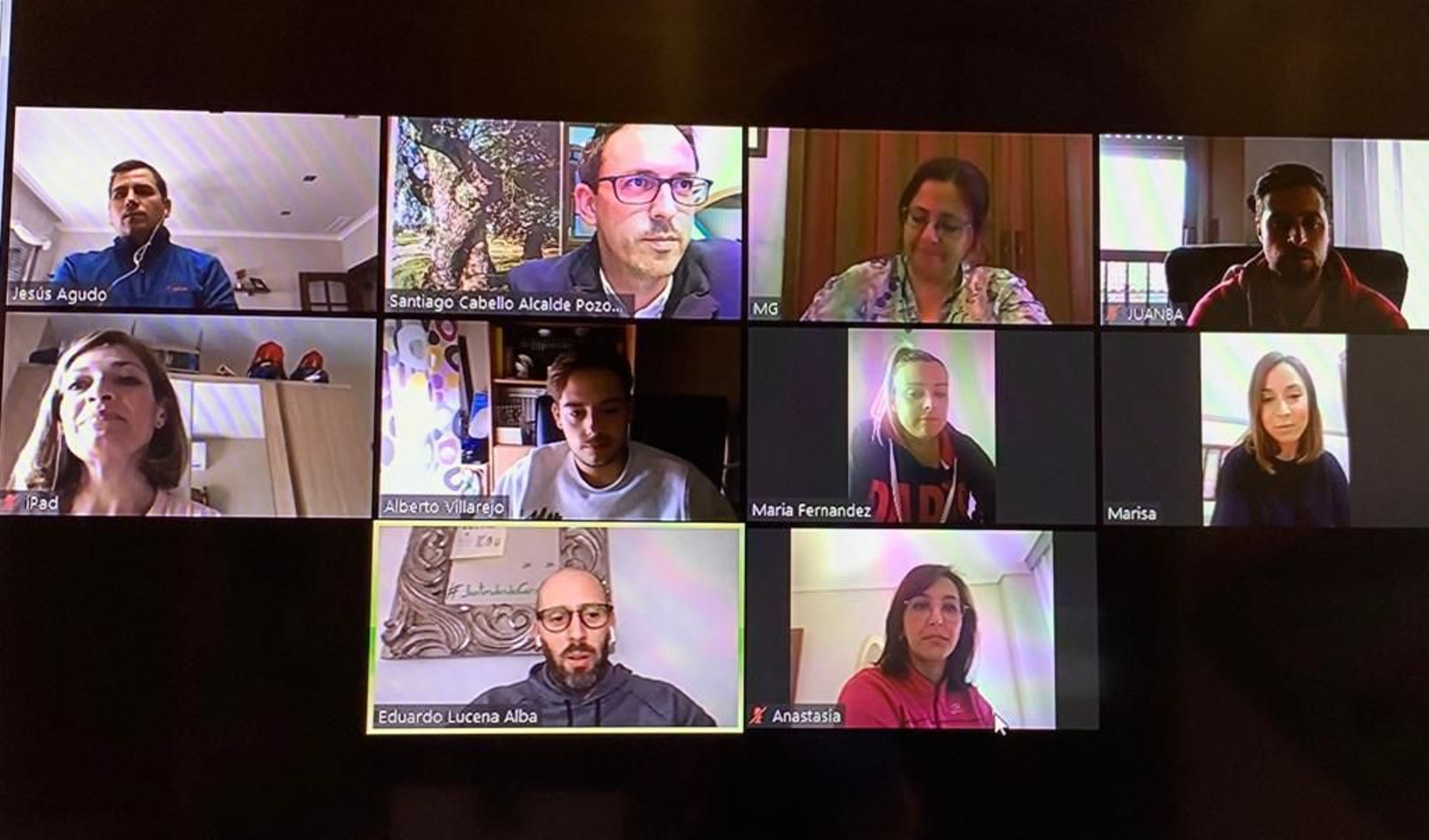 Reunión telemática del equipo de gobierno, con Santiago Cabello al frente.