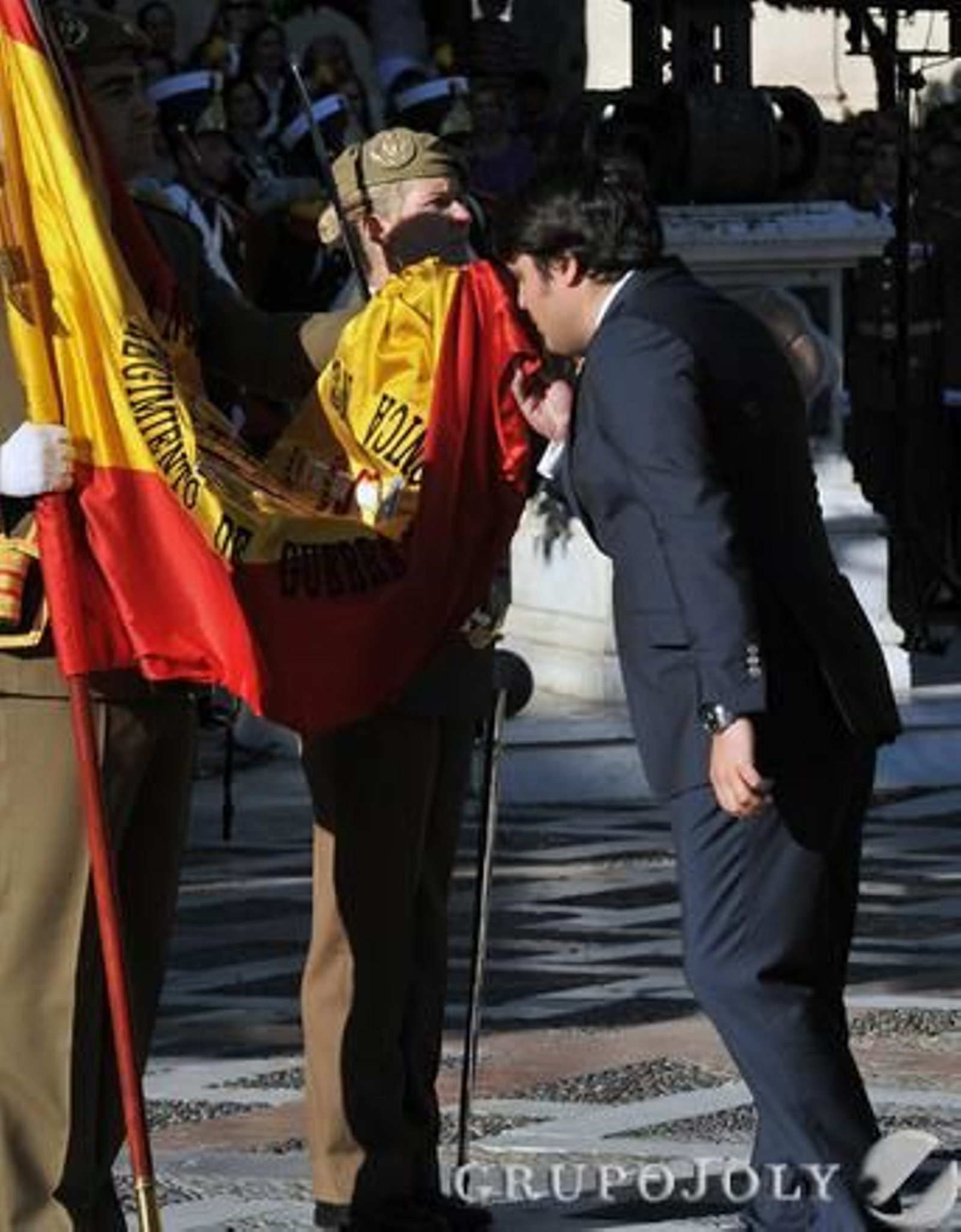 Las imágenes de la jura de bandera y el desfile militar del Día de San Fernando