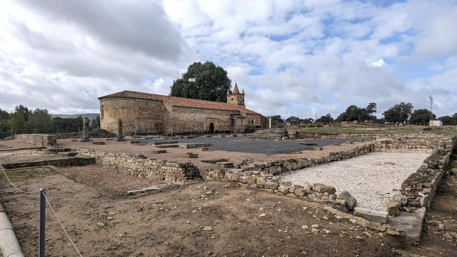 Exterior de la Ermita junto al yacimiento de Arucci Turobriga Exterior de la Ermita junto al yacimiento de Arucci Turobriga
