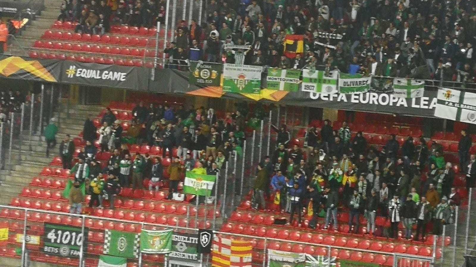 La afición del Betis en Roazhon Park.