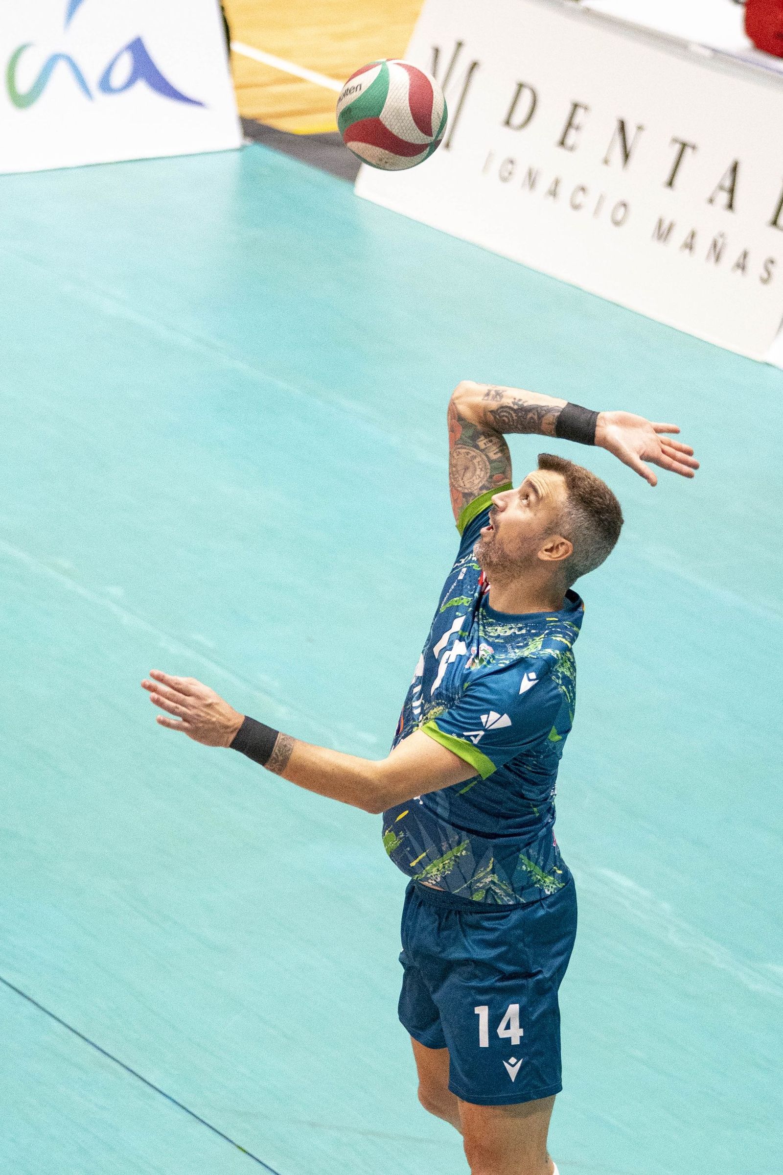 Las imágenes del partido entre Unicaja Costa de Almería y Pamesa Teruel de Superliga de voleibol