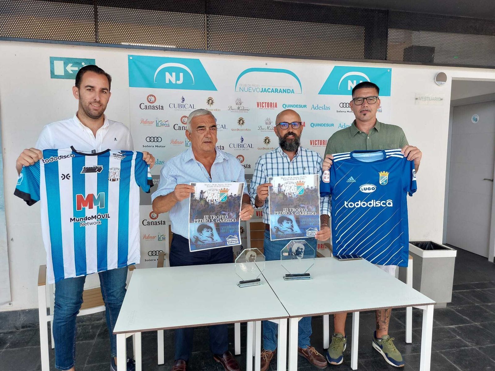 Un momento de la presentación del Trofeo Pedro Garrido en el Club de Pádel Nuevo Jacaranda.