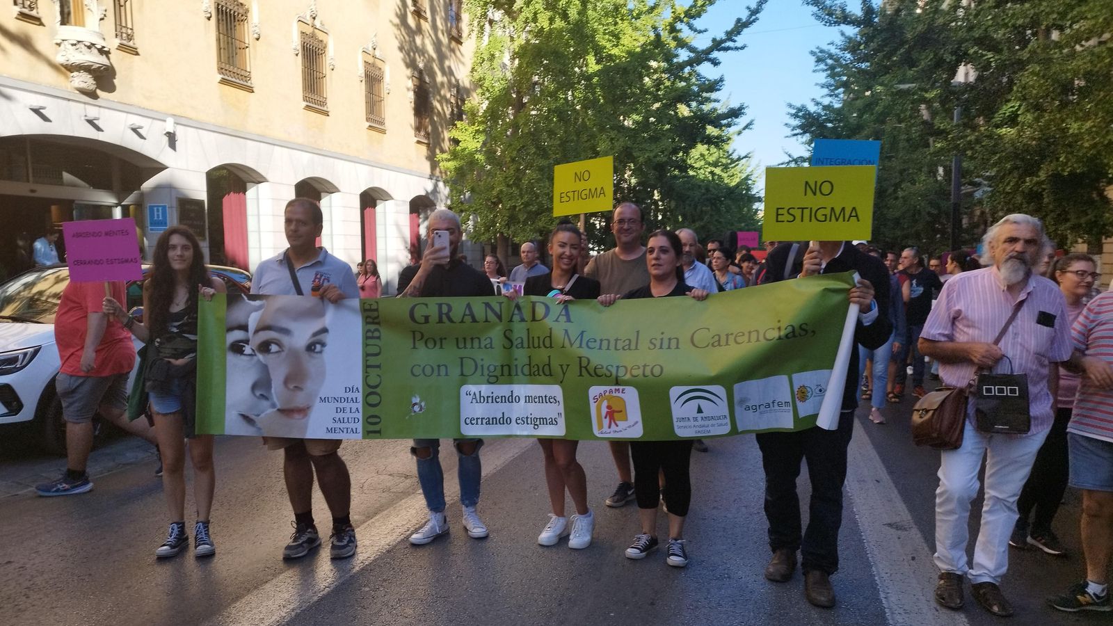 Marcha por la Salud Mental a la altura de Gran Vía (Granada), este 10 de octubre 2023. Marcha por la Salud Mental a la altura de Gran Vía (Granada), este 10 de octubre 2023.