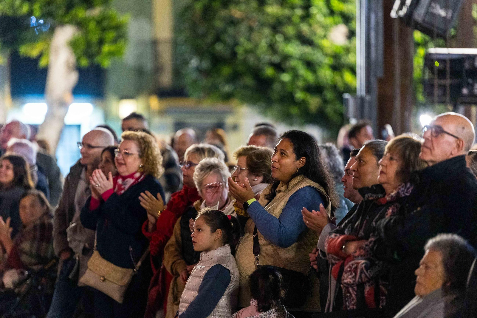 El concurso de coros de campanilleros ambienta la Navidad en San Fernando