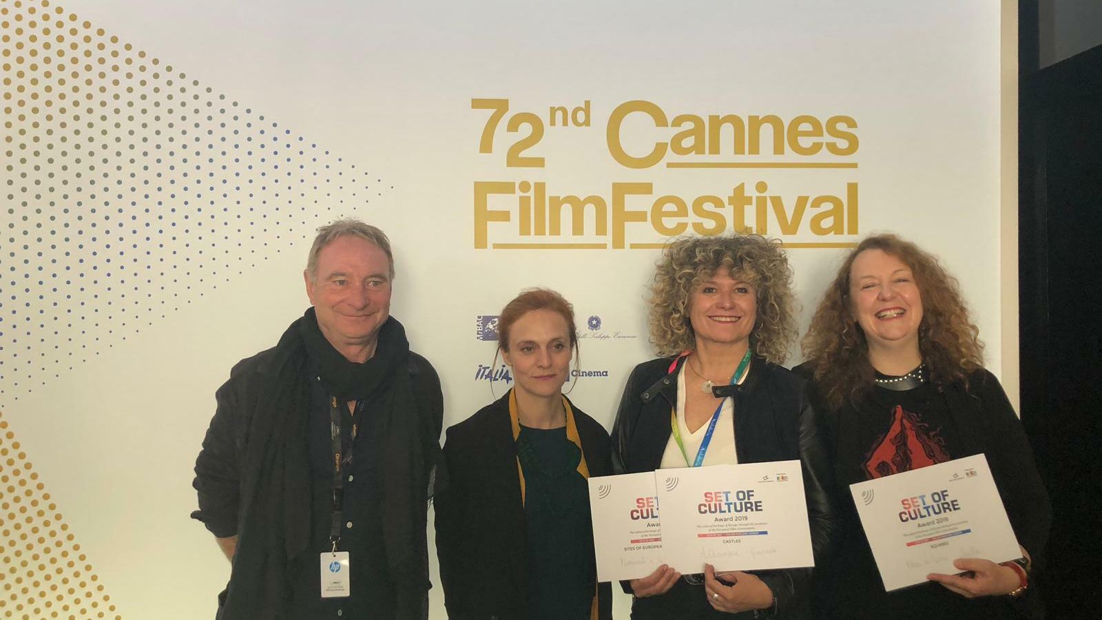 Truls Kontny, presidente de la EuFCN; Beatriz Navas, directora del ICAA; Piluca Querol, directora de Andalucía Film Commission y Cristina Priarone, directora de Roma Lazio Film Commission, en la entrega del Set Culture en Cannes.