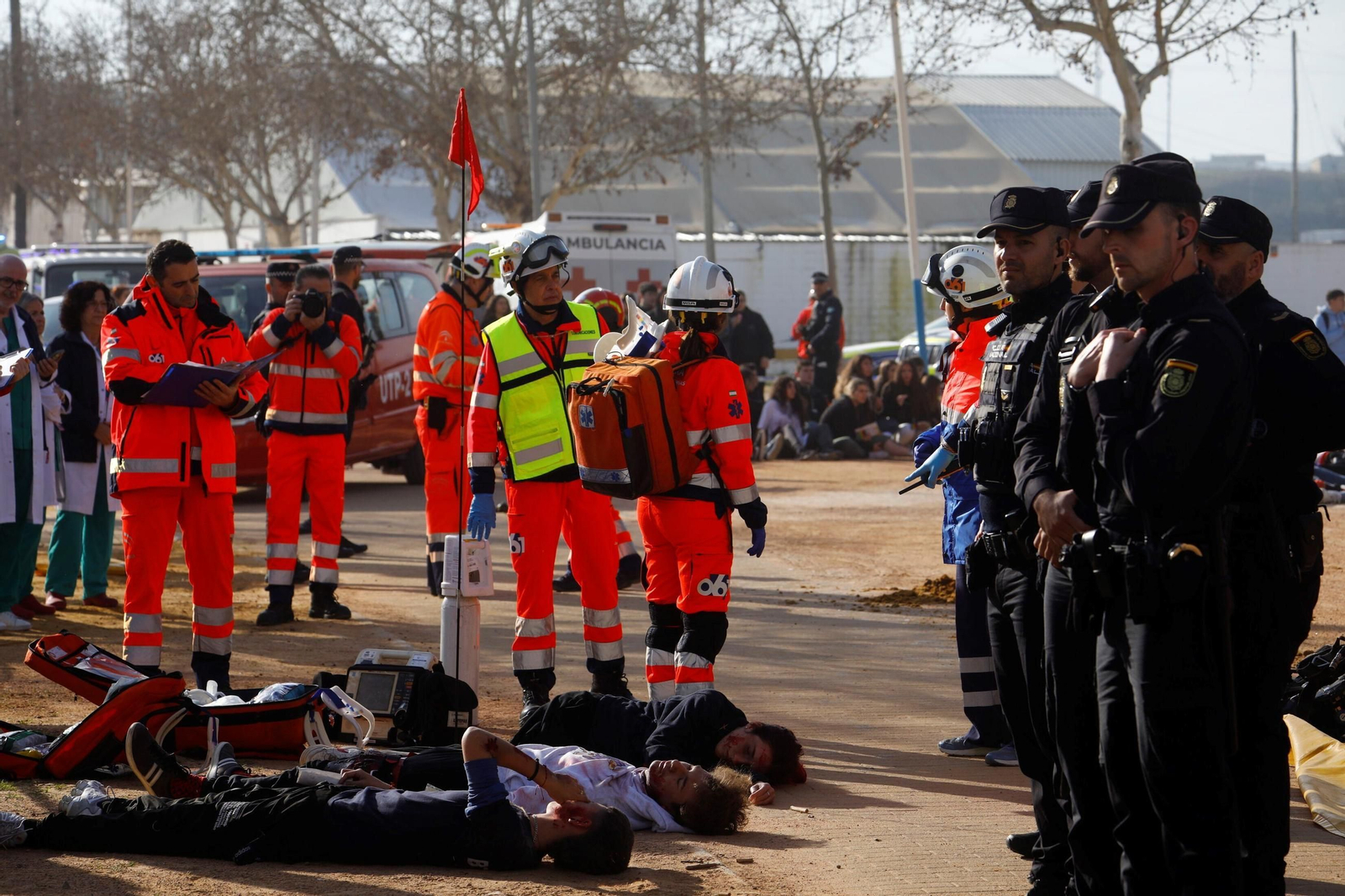 El simulacro de actuación ante una explosión en la Feria de Córdoba, en imágenes