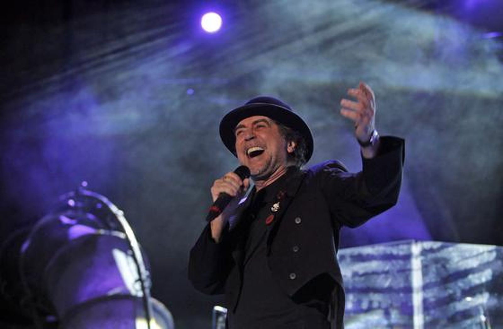 Joaquín Sabina presenta su disco 'Vinagre y rosas' en el auditorio Rocío Jurado. / Antonio Pizarro