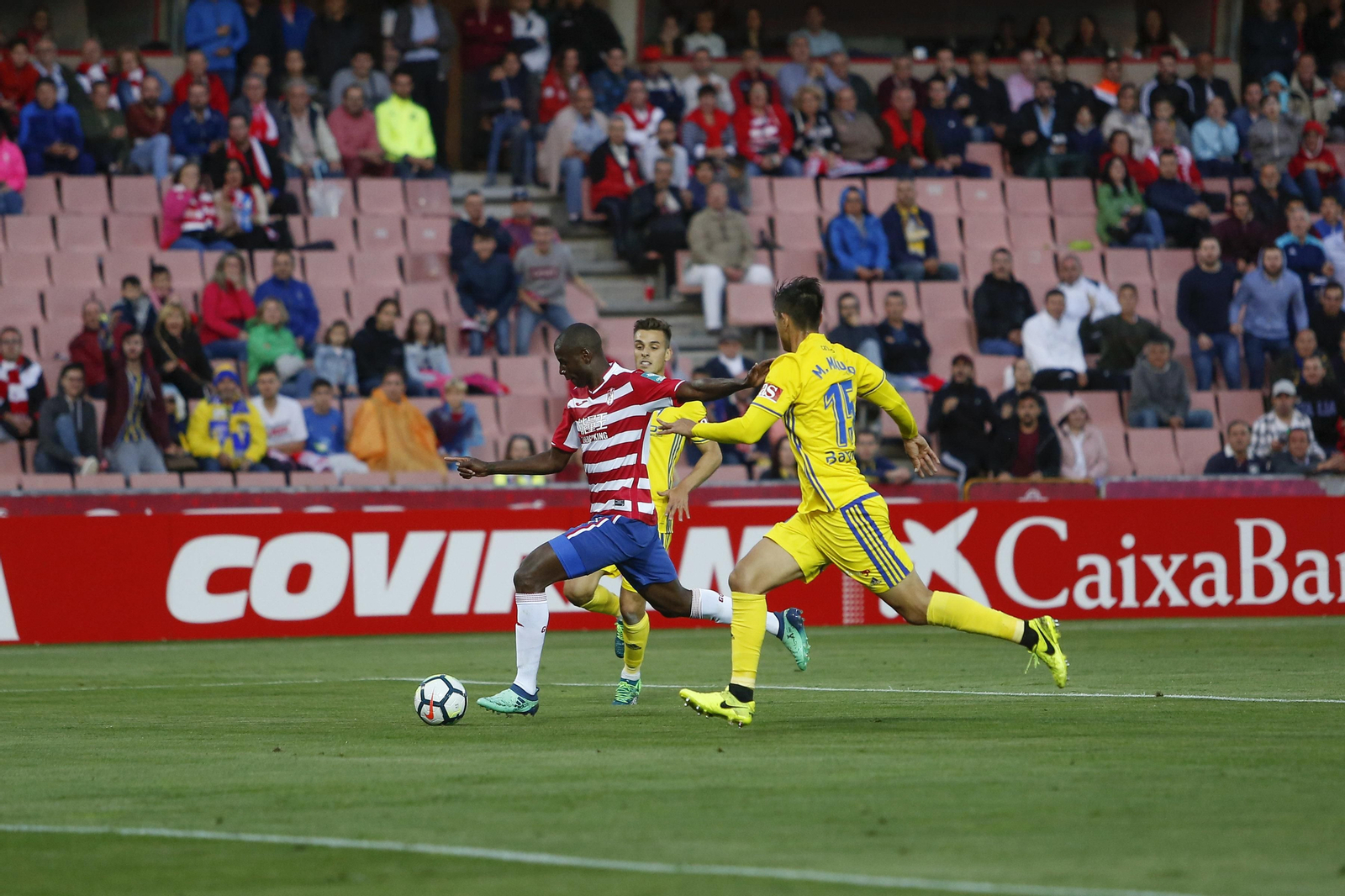 El Granada CF-Cádiz CF, en imágenes