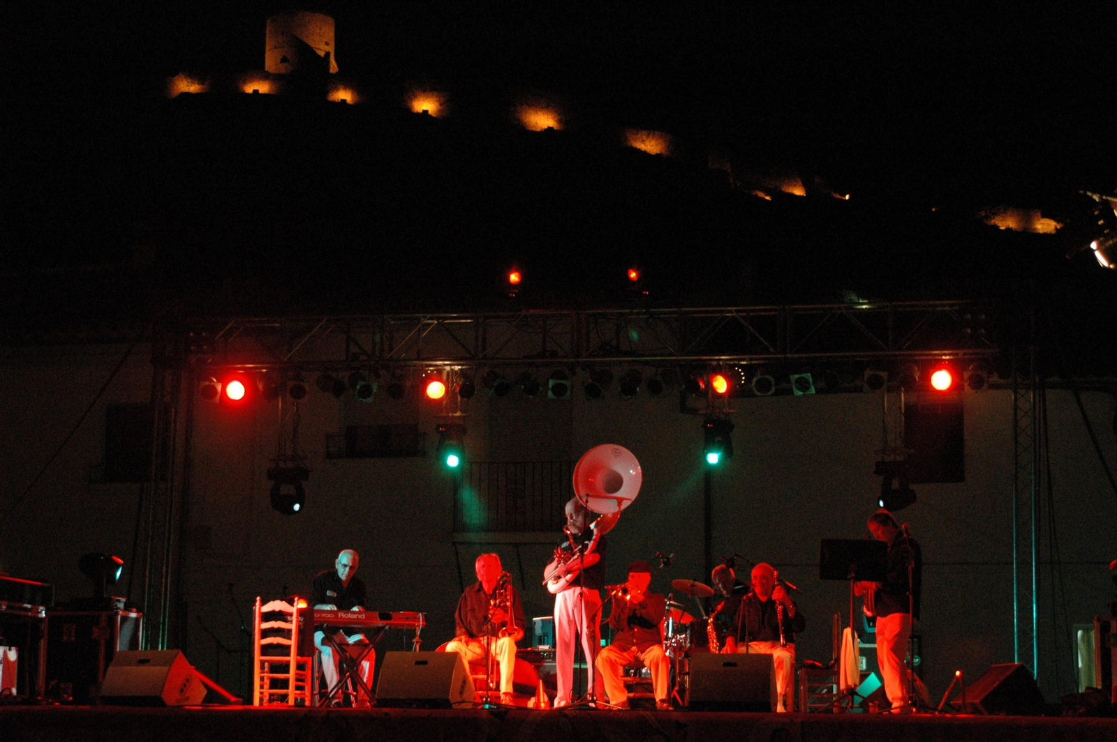 Una actuación en una edición del Festival de Música de Jimena. Una actuación en una edición del Festival de Música de Jimena.