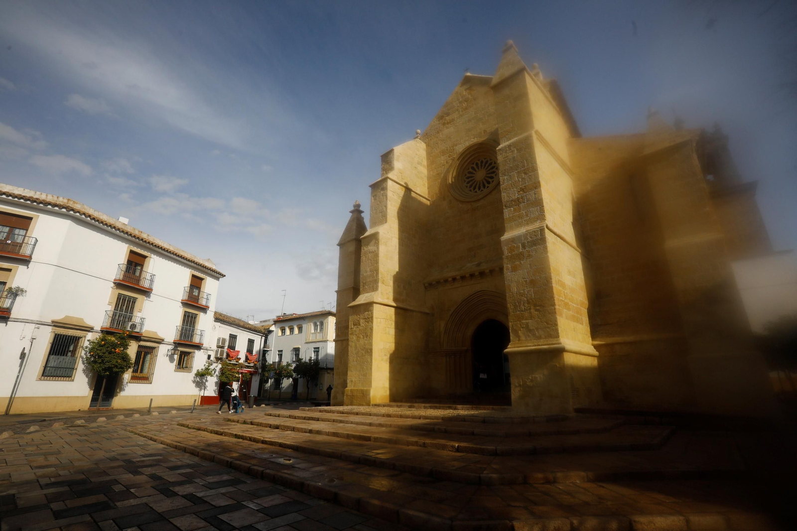 Un paseo en imágenes por el barrio de Santa Marina en pleno invierno