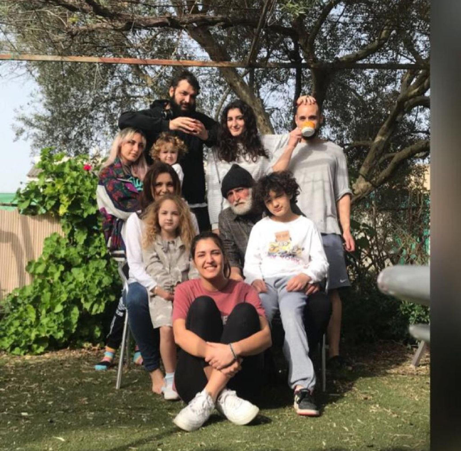 Fátima Ortegón y Antonio Gallardo con sus ocho hijos.