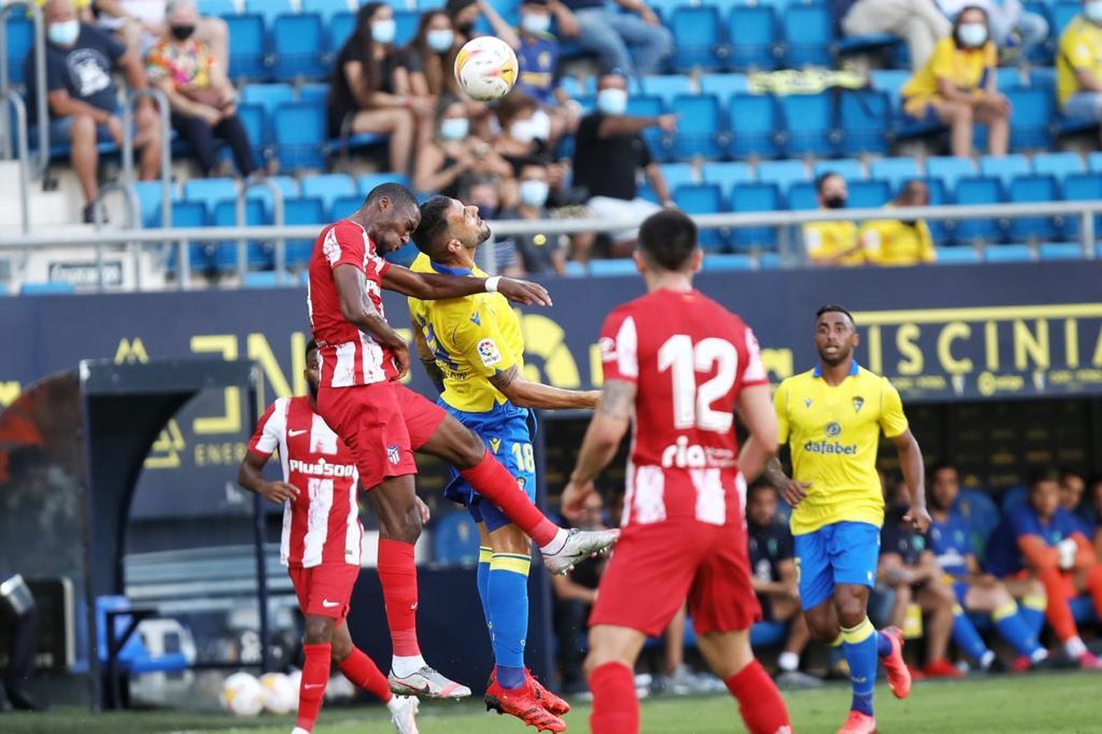Las imágenes del Cádiz-Atlético del Trofeo Carranza.
