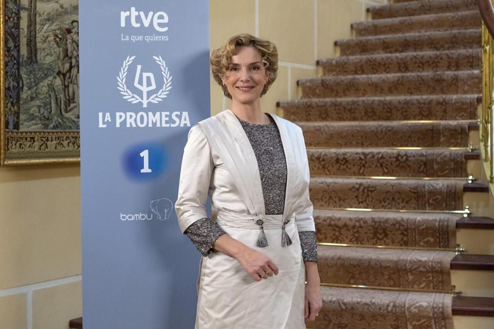 Eva Marín, Cruz, la marquesa de Luján