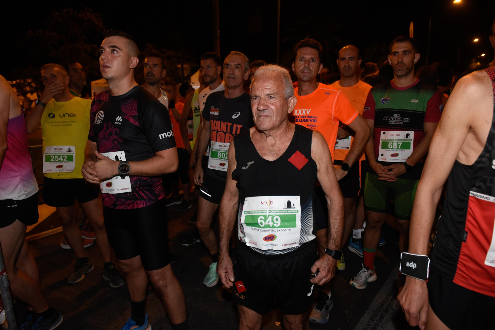 La salida de la XXXV Carrera Nocturna del Guadalquivir, en imágenes