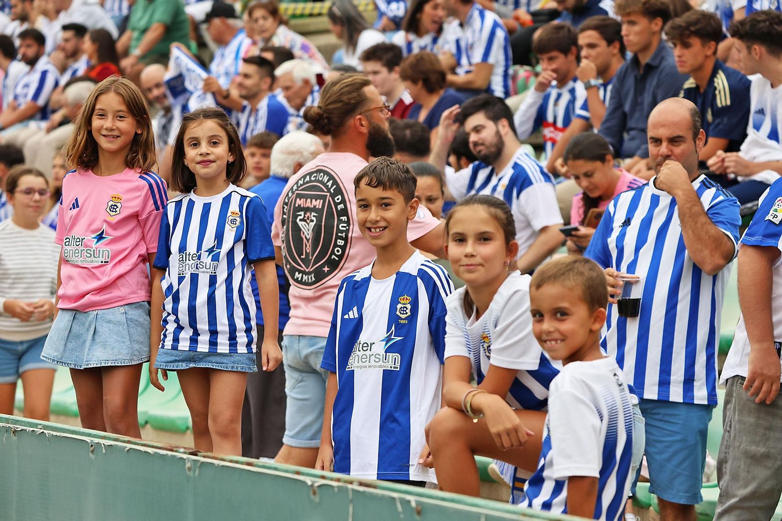 Búscate en las gradas del Betis Deportivo-Recreativo de Huelva