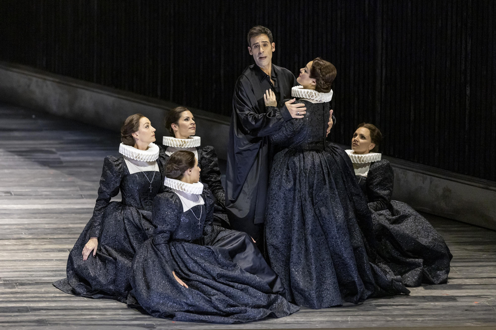 Ismael Jordi, durante el pre general de 'Maria Stuarda'.