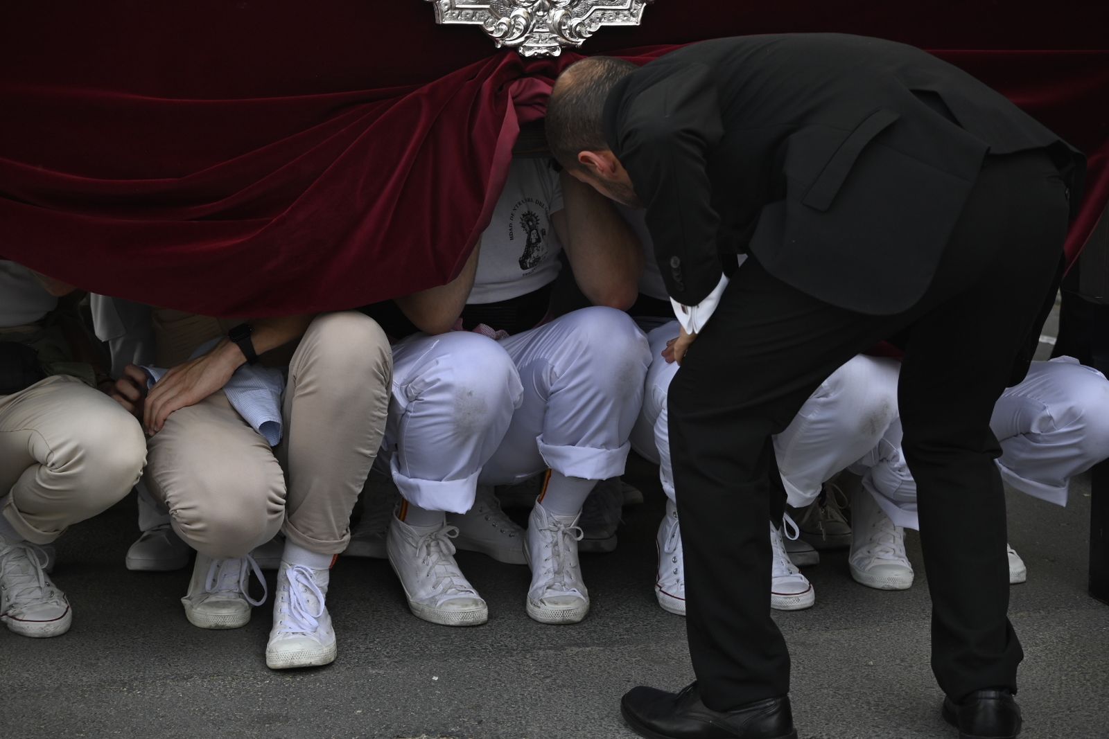 Lunes Santo, Hermandad del Cautivo