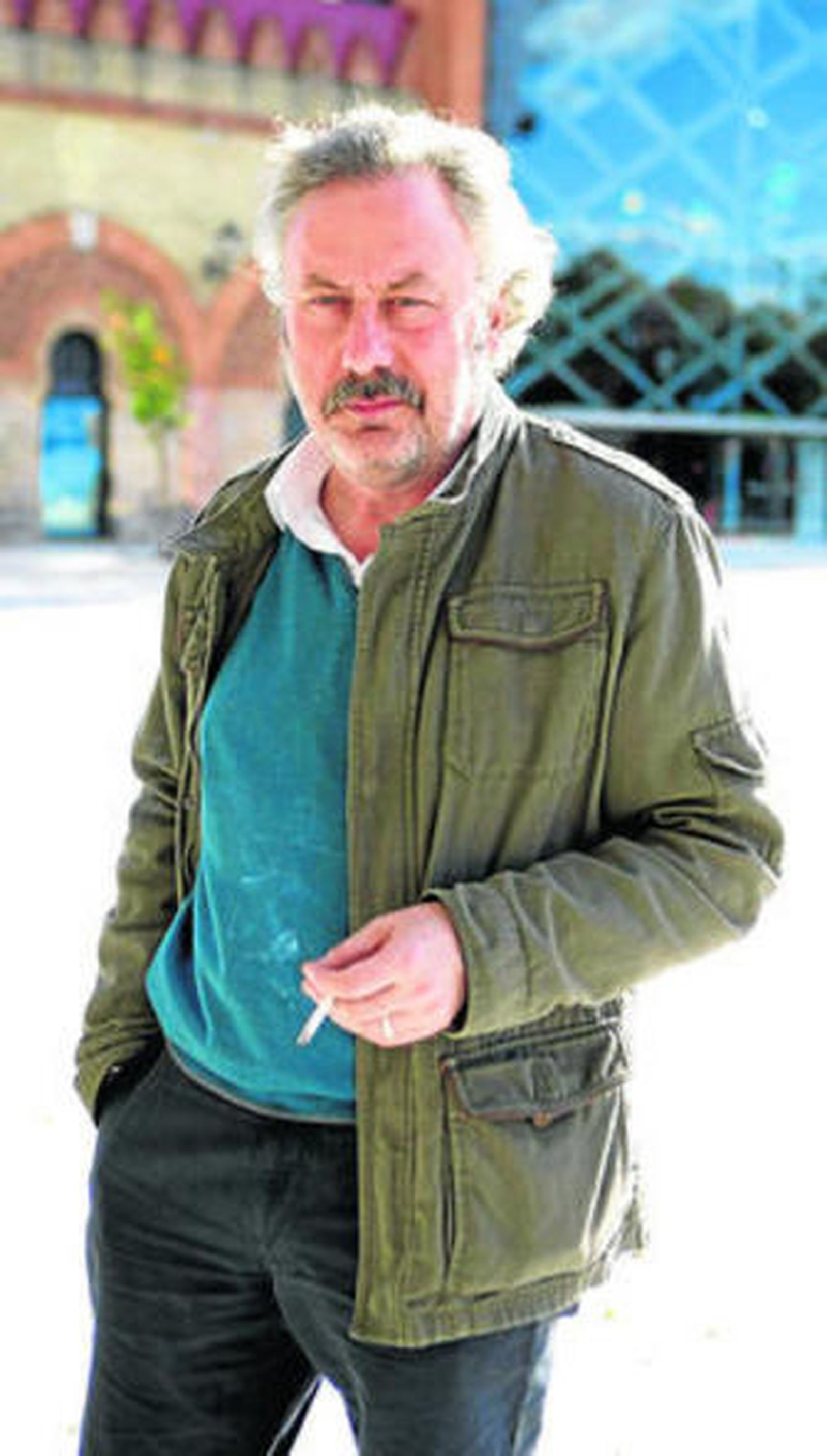 El autor leonés Julio Llamazares, ayer en Sevilla.