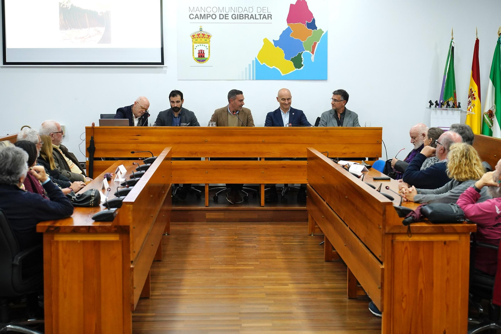 Fotos de la presentación del libro sobre `Los mitos del fin del mundo´