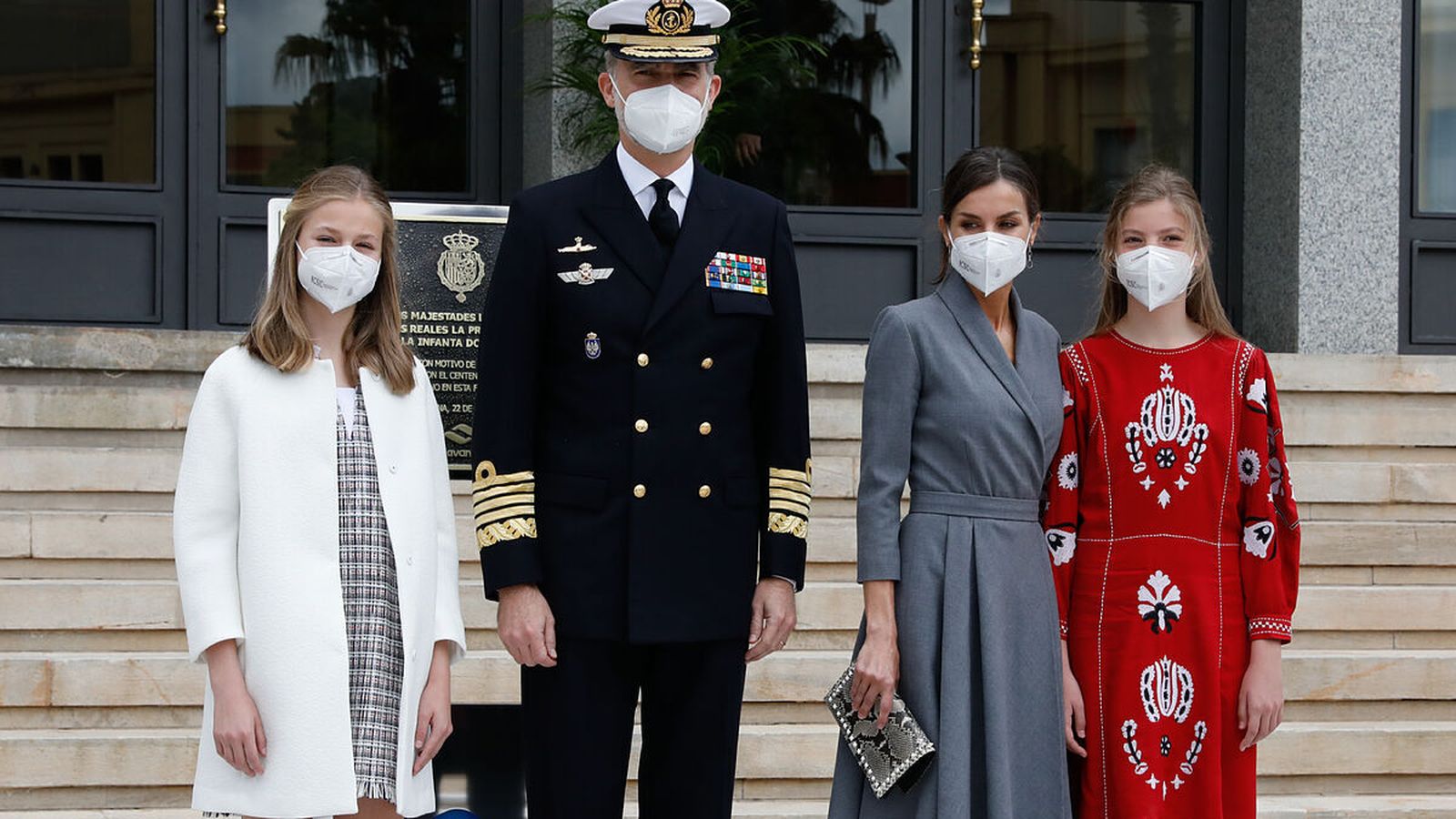 La infanta Sofía, con sus padres, los Reyes, y su hermana mayor, la Princesa Leonor, esta misma semana en un acto oficial.