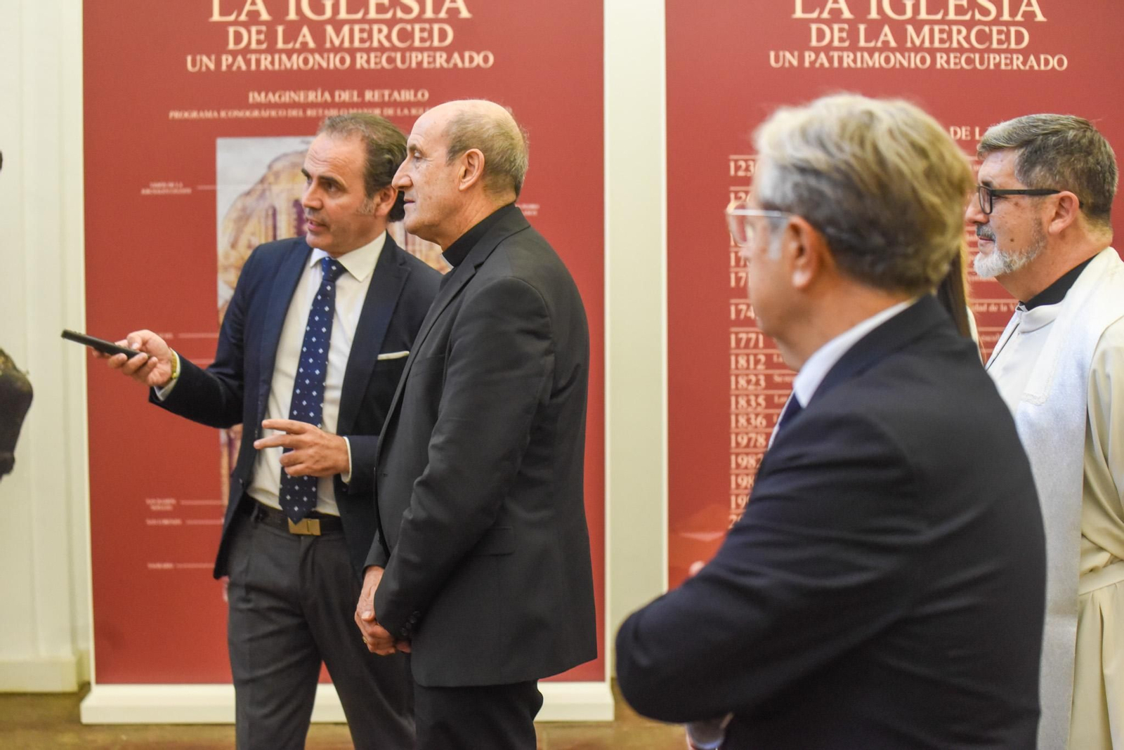La bendición del retablo de la iglesia de la Merced de Córdoba tras su recuperación, en imágenes