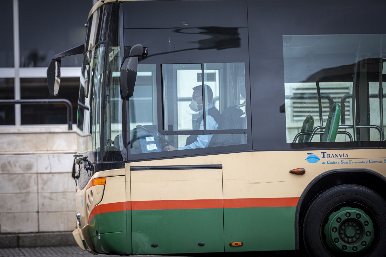 Ciudadanos con protección contra el coronavirus