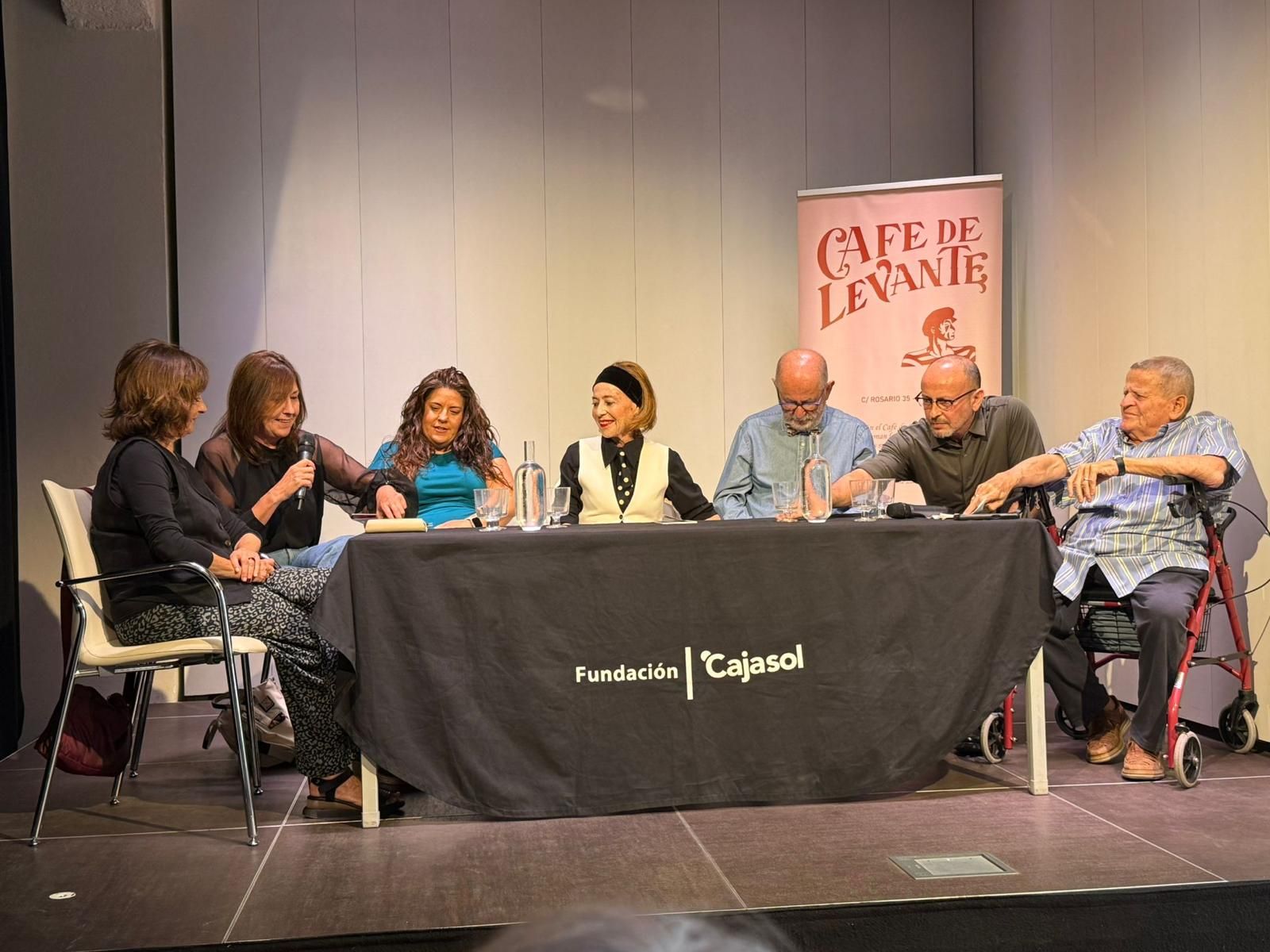 Una imagen de la entrega de premios del VII Concurso de Relatos del Café de Levante de Cádiz